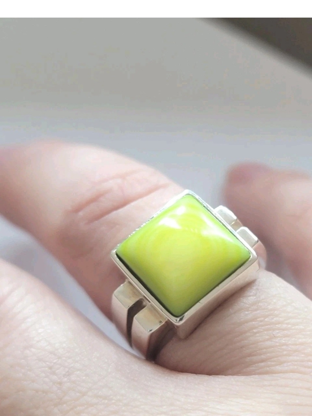 Silpada 925 Sterling Silver Green Mother of Pearl Square Ring Size 9 R1270